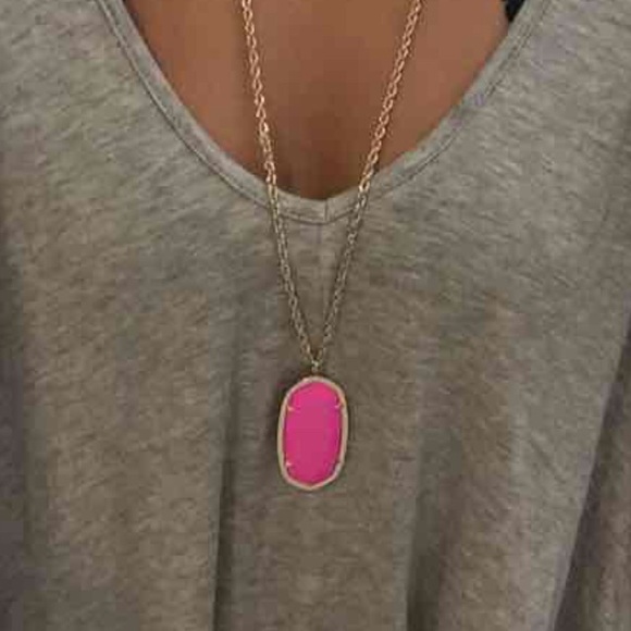ISO of this neon Kendra Scott necklace!!!😂