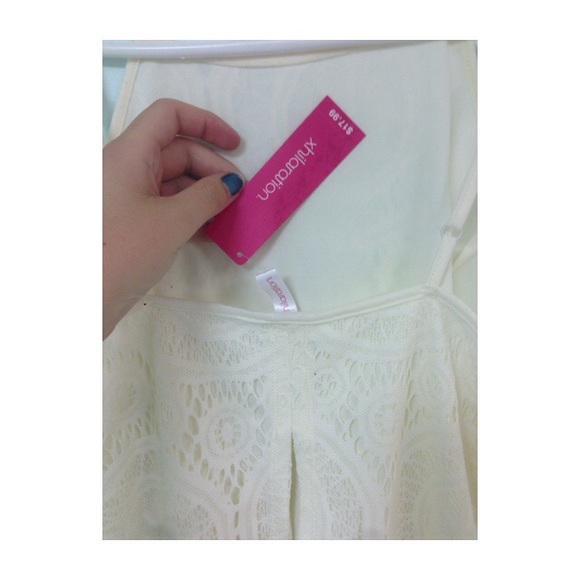 ❌Sold in Bundle❌Open-Back Crochet Top - Picture 4 of 4