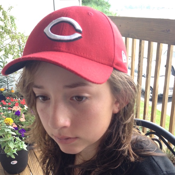 ❌DONATED❌Cincinnati Reds ball cap - Picture 2 of 3