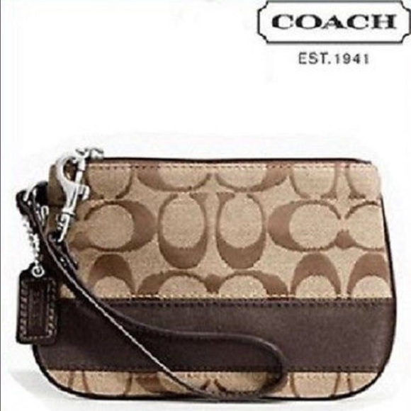 NWOT Coach Signature Stripe Wristlet