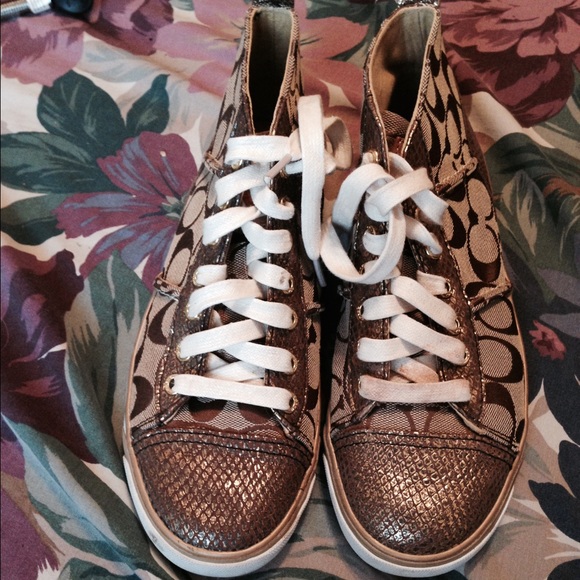 Size 7 coach shoes - Picture 2 of 2