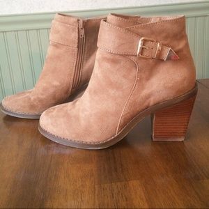 Tan booties!