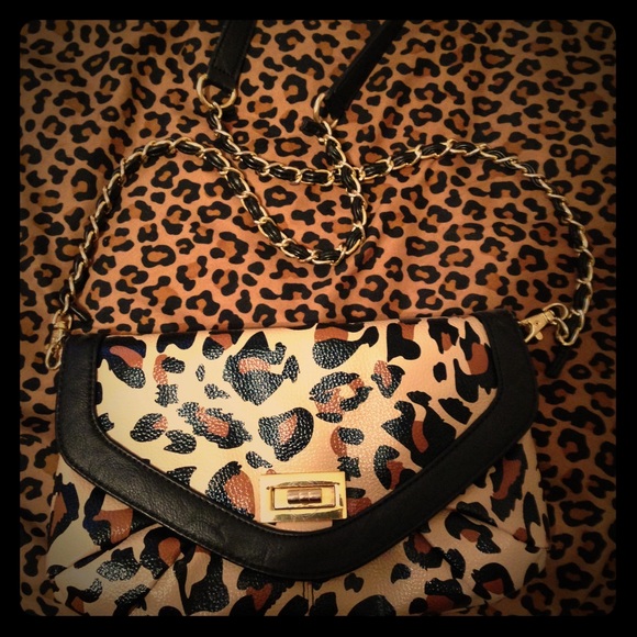 Leopard print purse medium new never used - Picture 1 of 1