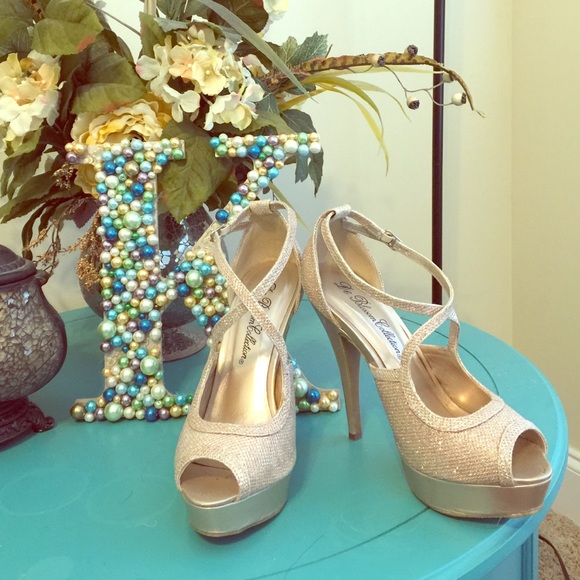 Gold sparkle cross cross heels