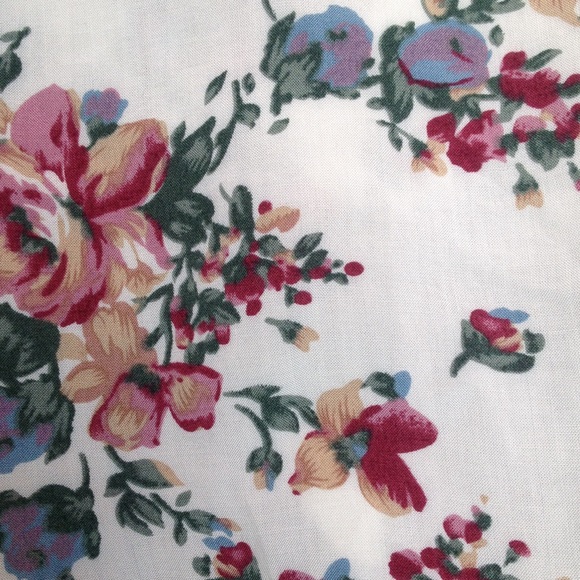 Brandy melville floral crop top - Picture 3 of 3