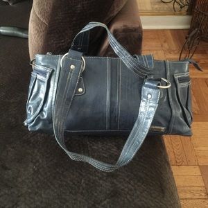 BLUE KENNETH COLE REACTION HANDBAG