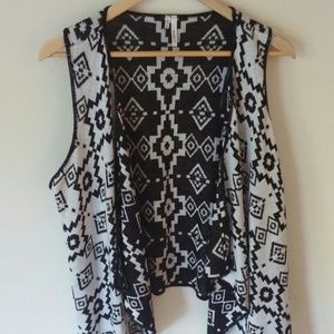 NWOT black and white vest