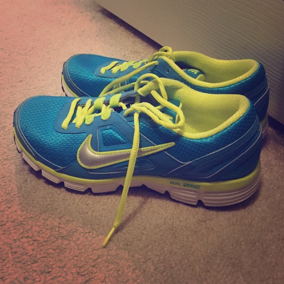 Nike Dual Fusion Tennis Shoes