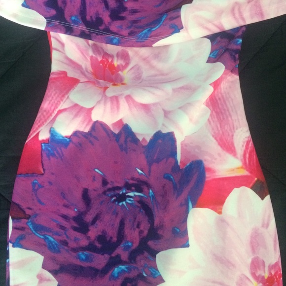 Off Shoulder BodyCon Floral Dress - Picture 2 of 4