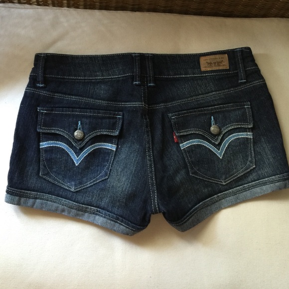 Levi's Jeans Denim Shorts - Picture 2 of 3