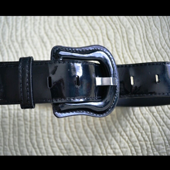 High-Gloss Black Belt