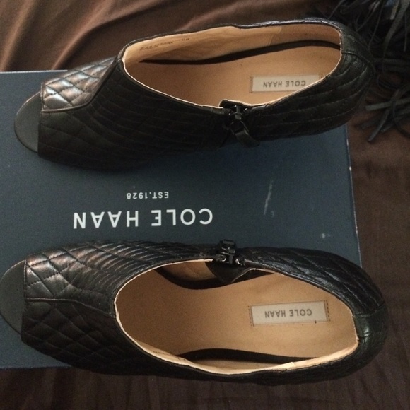 Peep toe booties - Picture 1 of 4