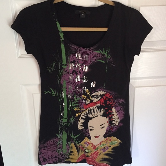 Graphic tee