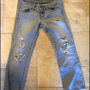 American Eagle Distressed Artist Cropped Jeans