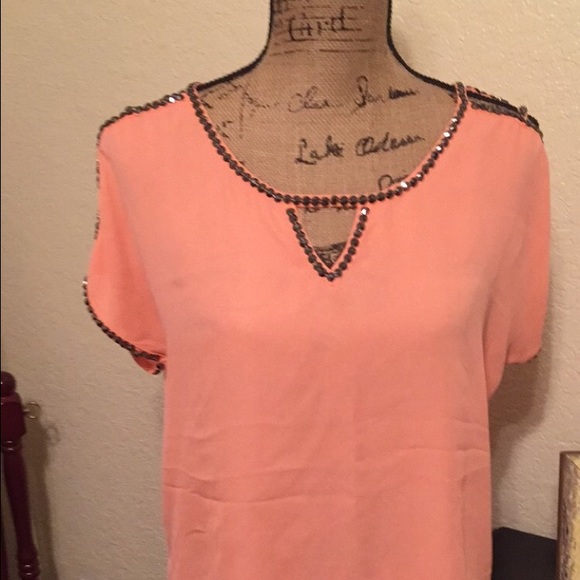 Large Charlotte Russe shirt! $10🎀