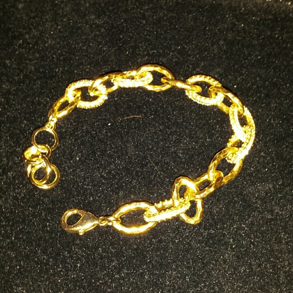 Stella & Dot gold bracelet