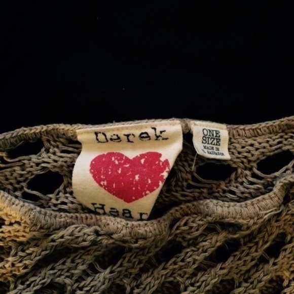 SOLD Derek heart shawl - Picture 2 of 3