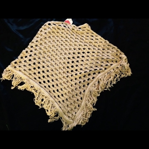SOLD Derek heart shawl - Picture 3 of 3