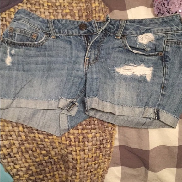 Size 6 American Eagle shorts $10🎀