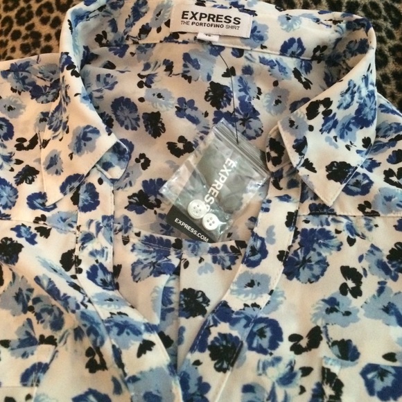 ⛔️⛔️SOLD⛔️⛔️Abstract Daisy Portofino Shirt