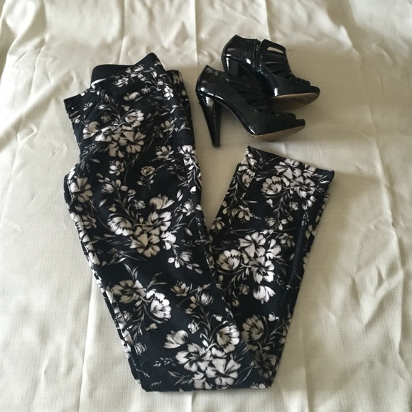 💢SOLD VIA CONSIGNMENT💢