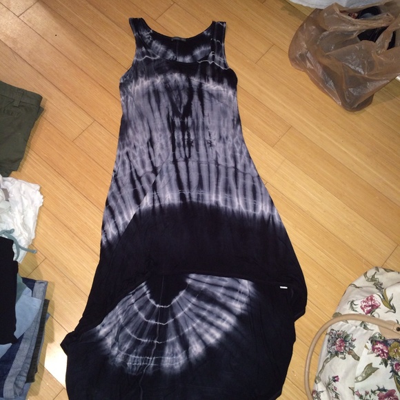 Light black & white Tie-Die high to low dress