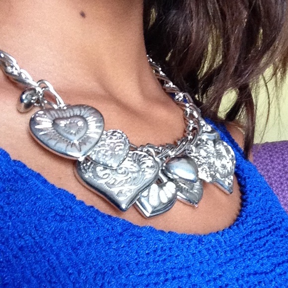 Silver Hearts Lecklace - Picture 2 of 4