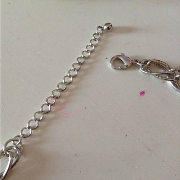 Silver Hearts Lecklace - Picture 4 of 4