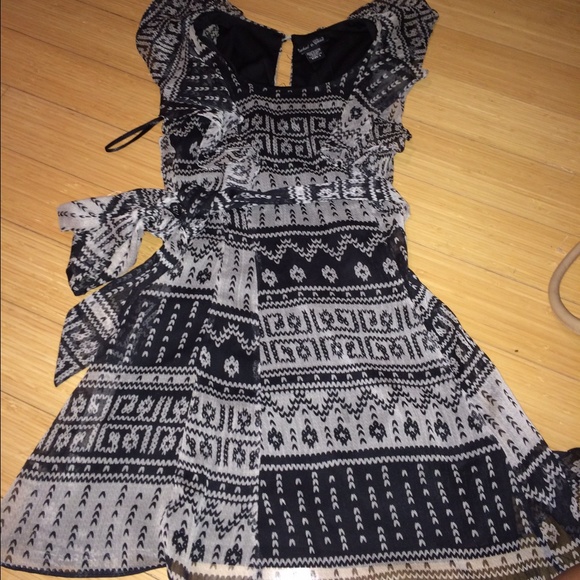 Black and grey Aztec patterned dress