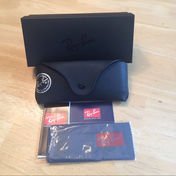 Ray Bans Wayfarer Sunglasses - Picture 2 of 4