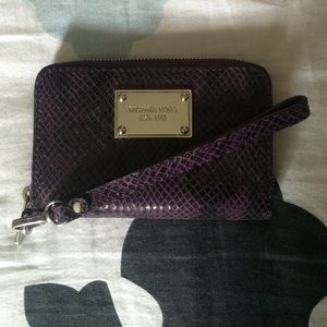 MK iPhone 4 size wristlet