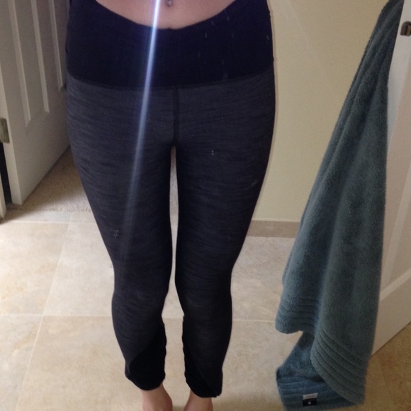 Dark grey Lululemon leggings