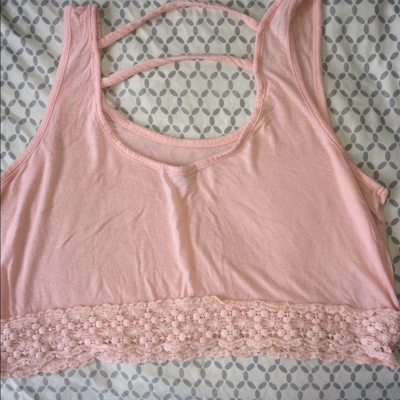 Cute cropped top!