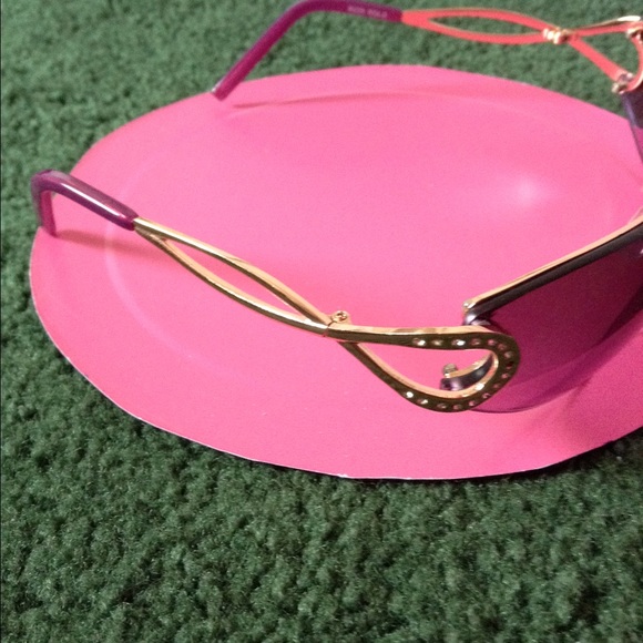 Chic Purple Tint Sunglasses - Picture 2 of 4