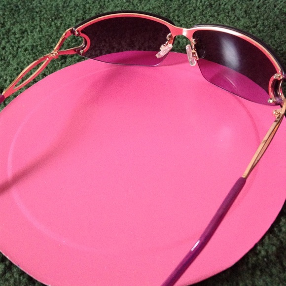 Chic Purple Tint Sunglasses - Picture 4 of 4