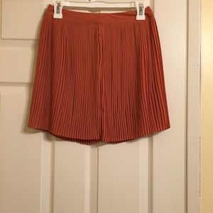 Pink pleated skirt