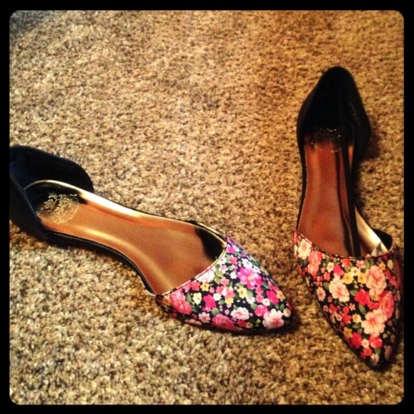 Black & flowered printed flat