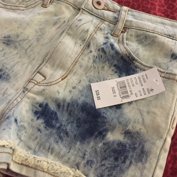 Super High Rise Shorts - Picture 3 of 3