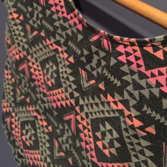 Tribal print crop top - Picture 2 of 3