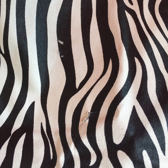 Used zebra print xhilaration tote bag - Picture 3 of 3
