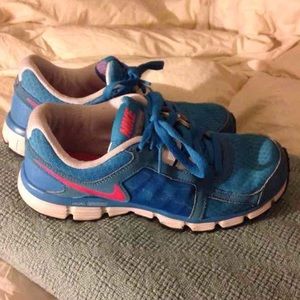 Nike sneakers bright blue neon coral like new Sz 8