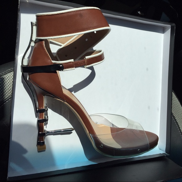 DQ2 heels in brown size EUR 41