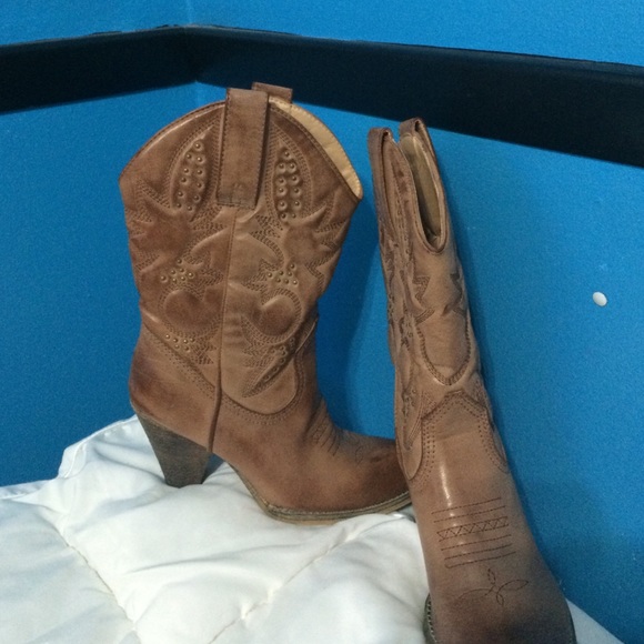 Cute cowgirl boots!