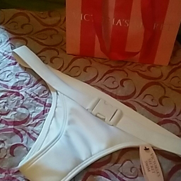 Brand new Victoria Secrets bathingsuit bottoms.
