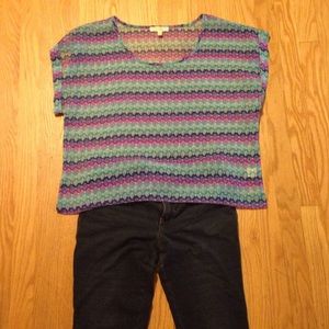 Loose & flowy, bold & vibrant top!