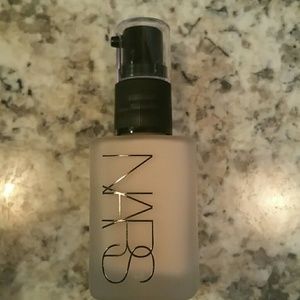 MONT BLANC Nars sheer Matte foundation:(LIGHT3)