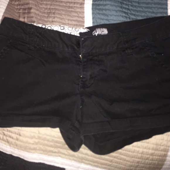 Volcom Shorts - Picture 3 of 4