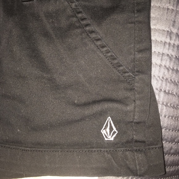 Volcom Shorts - Picture 4 of 4