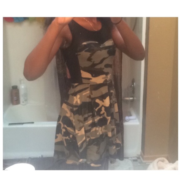 Dress - Picture 3 of 4