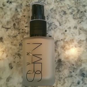 VALLAURIS Nars sheer Matte foundation MED 1.5